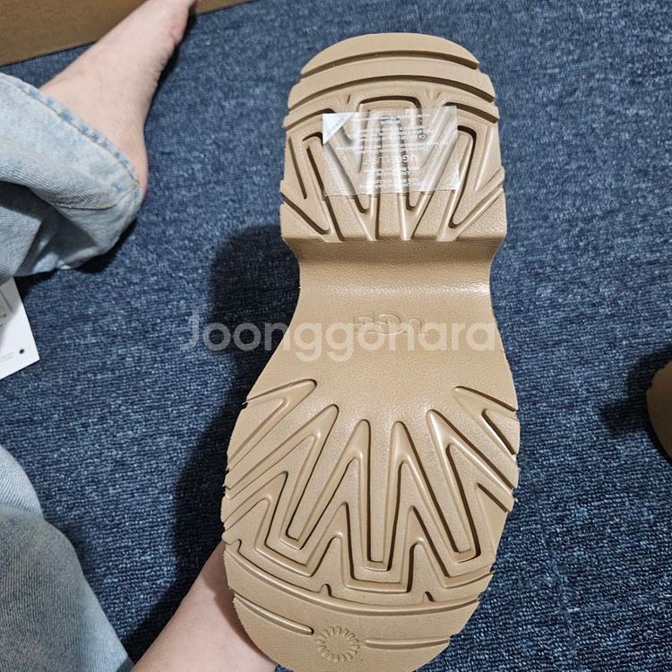 신세계구매) 미국어그 뉴하이츠 ugg 230mm--4