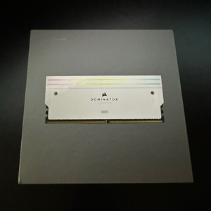 커세어 도미네이터 티타늄 ddr5-6000 미개봉