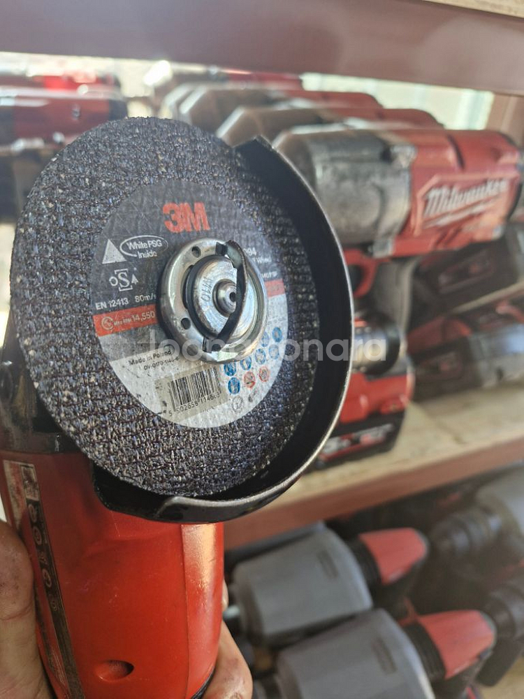밀워키충전그라인더 M18 FSAG 100X A-41번--9
