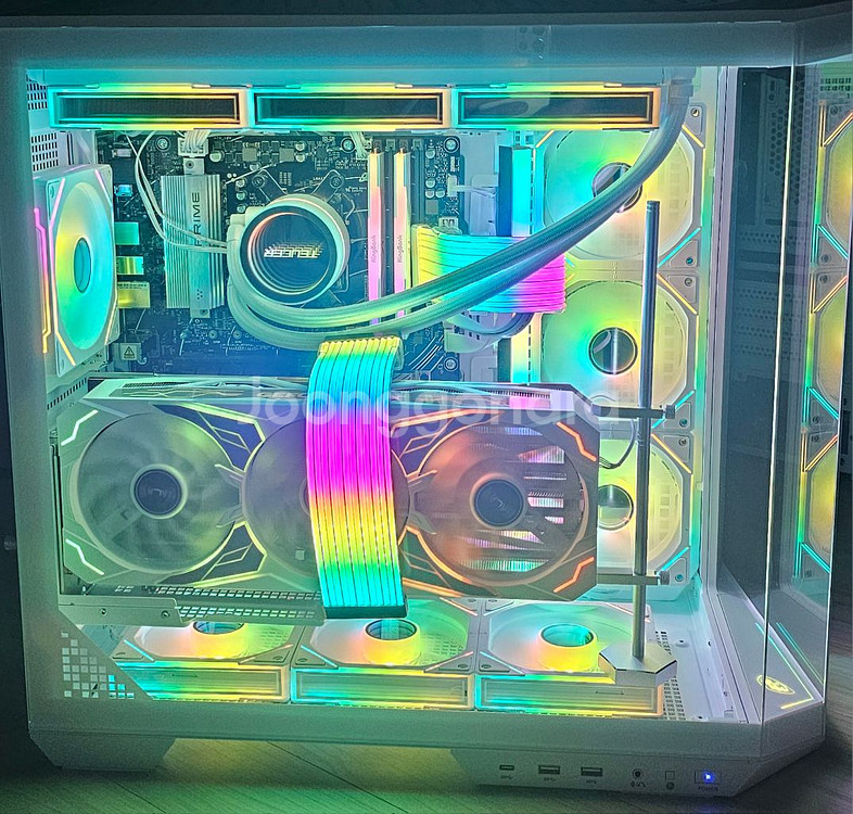 라이젠7 7800X3d rtx4080s 본체 팝니다.--0