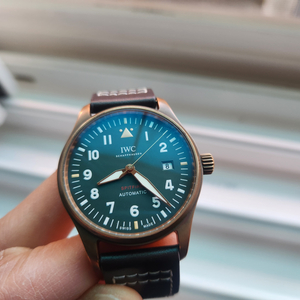 XF 공장 IWC 스핏파이어 브론즈 판매.