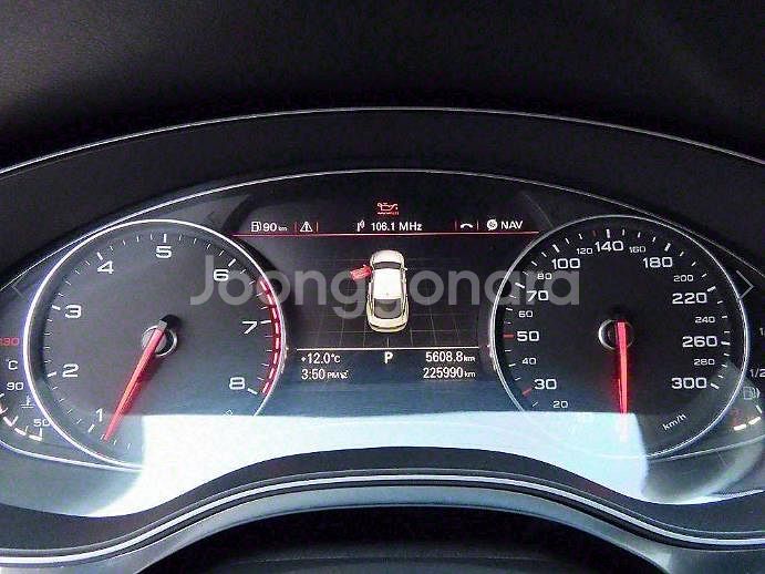 @12년식 A7 3.0 TFSI 콰트로 엔트리 전국최--8