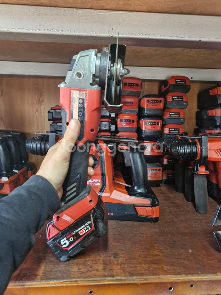 밀워키충전그라인더 M18 FSAG 125X.5인치 A3--3