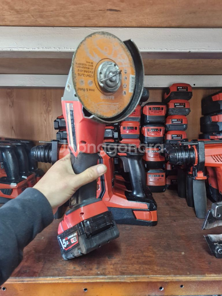 밀워키충전그라인더 M18 FSAG 125X.5인치 A3--2