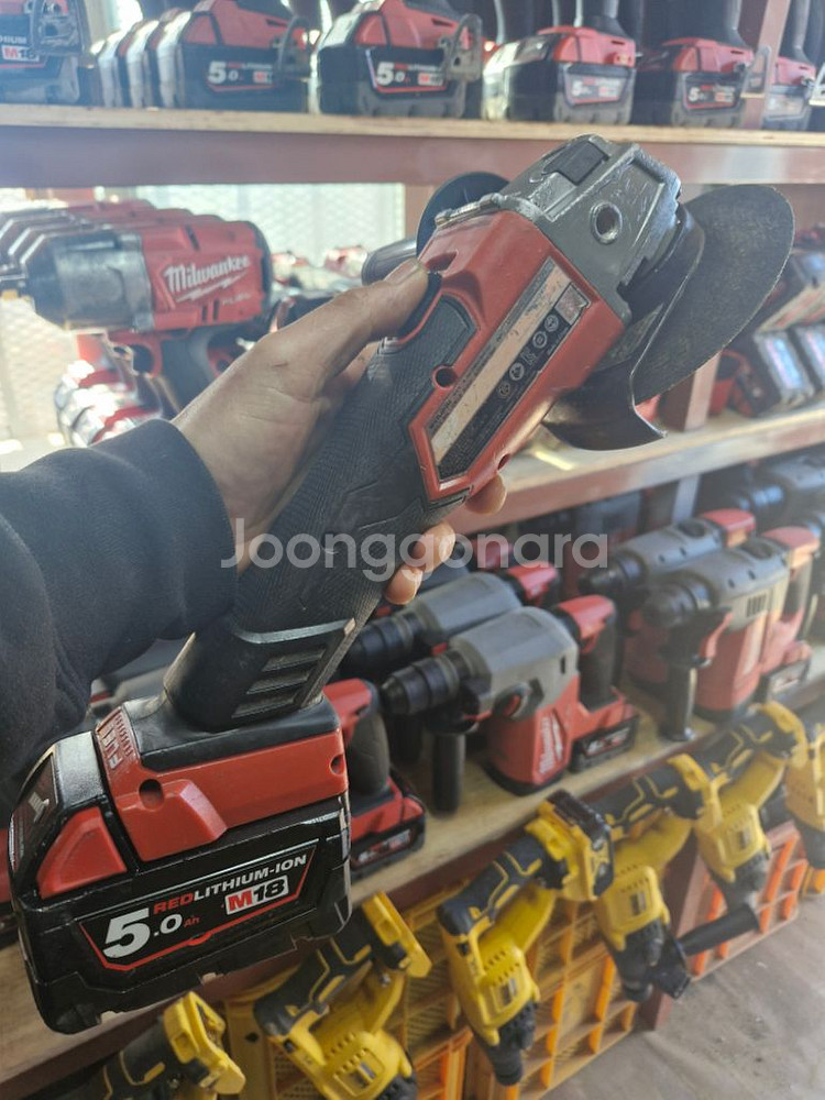 밀워키충전그라인더 M18 FSAG 125X.5인치 A3--8