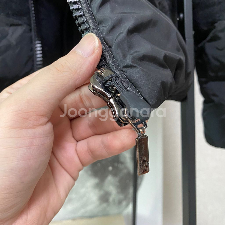정품 2) 몽클레어 로로피아나 레인시스템 젤렌더 패딩--4