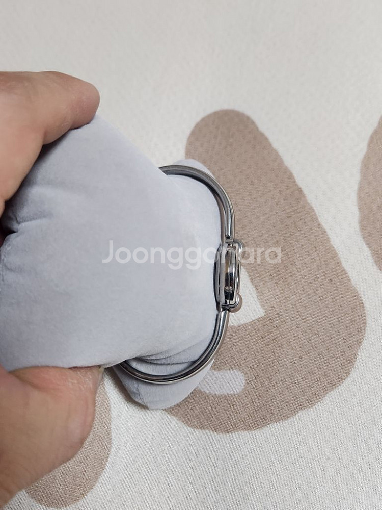 정품 여성용 구찌 뱅글시계 스몰사이즈1400L판매합니다--4