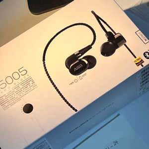 AKG N5005 유선 이어폰 + 2.5to4.5 젠더