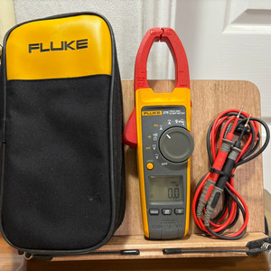 FLUKE 376 클램프미터 판매합니다.