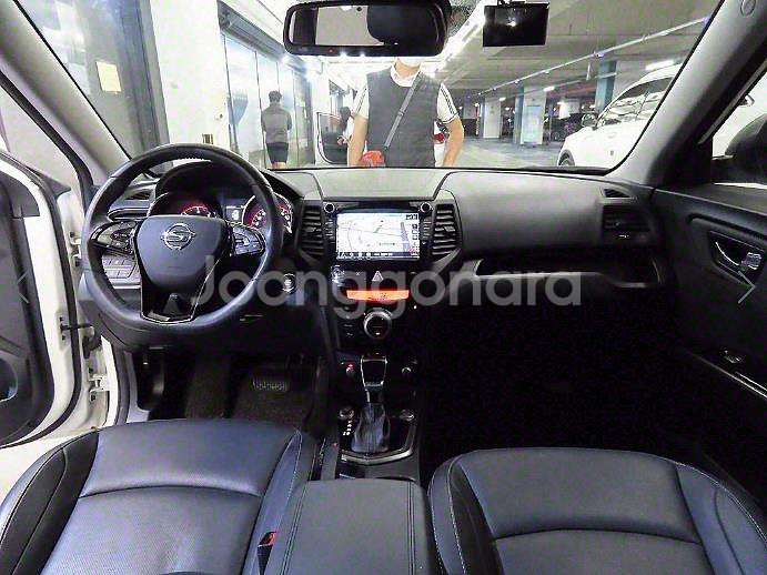 @19년식 티볼리 에어 디젤 2WD RX 전국최저가격--9