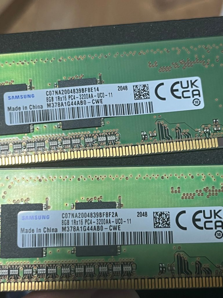삼성 DDR4 3200 8Gb 램 두개 팝니다--1