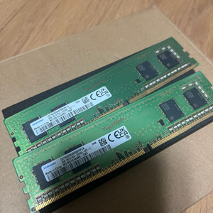 삼성 DDR4 3200 8Gb 램 두개 팝니다