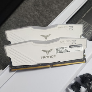 팀그룹 램메모리ddr4-3600 CL18 16GB 2개