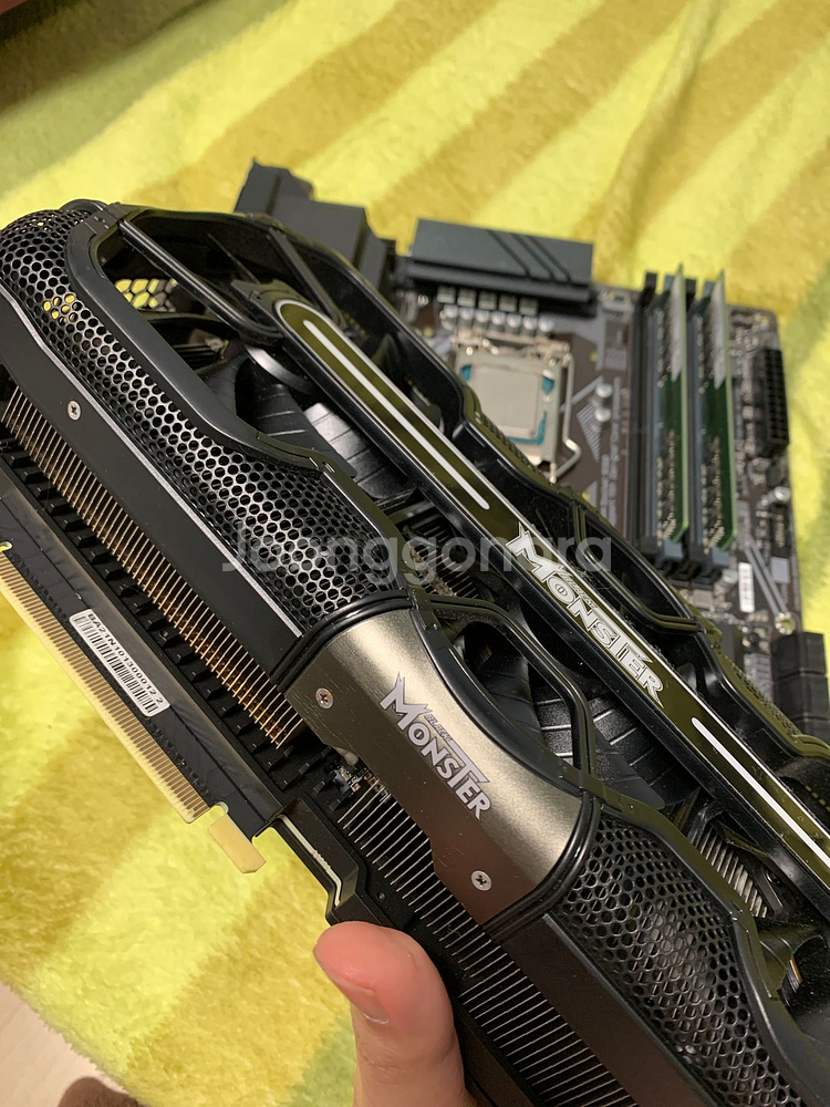 i9-11900 z590m 램32기가 반본체 판매합니다--3