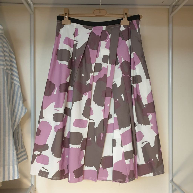 명품 MARNI 마르니 추상패턴 코튼 턱 밴딩 스커트--1