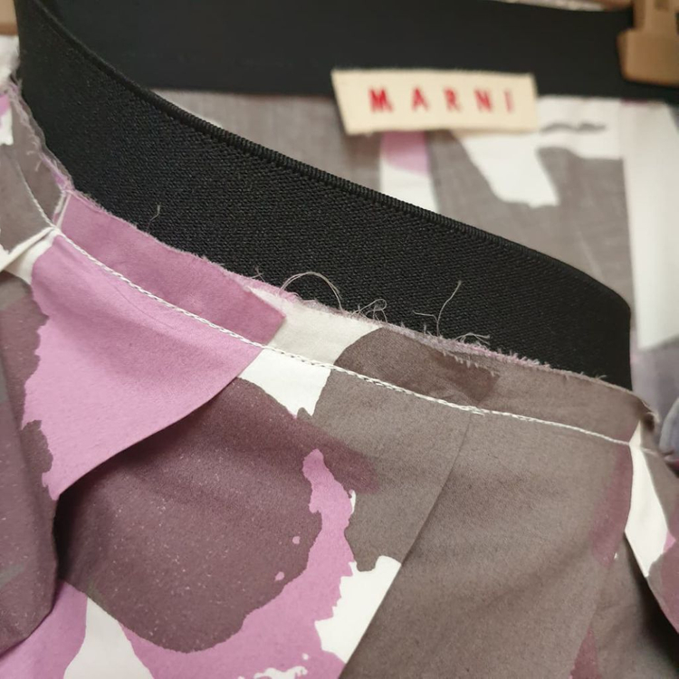 명품 MARNI 마르니 추상패턴 코튼 턱 밴딩 스커트--6