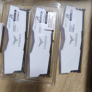 팀그룹 ddr4 램 8g x3 팝니다.