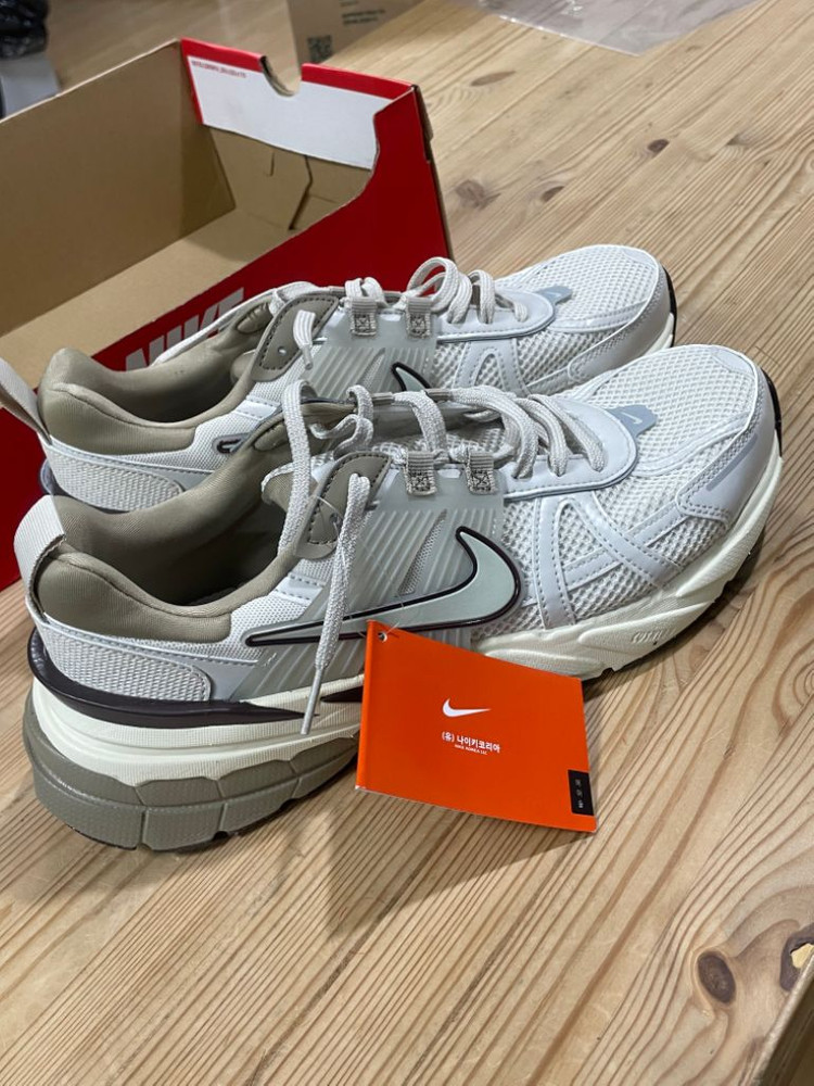 나이키 v2k 280판매합니다 (남성 275사이즈)--4