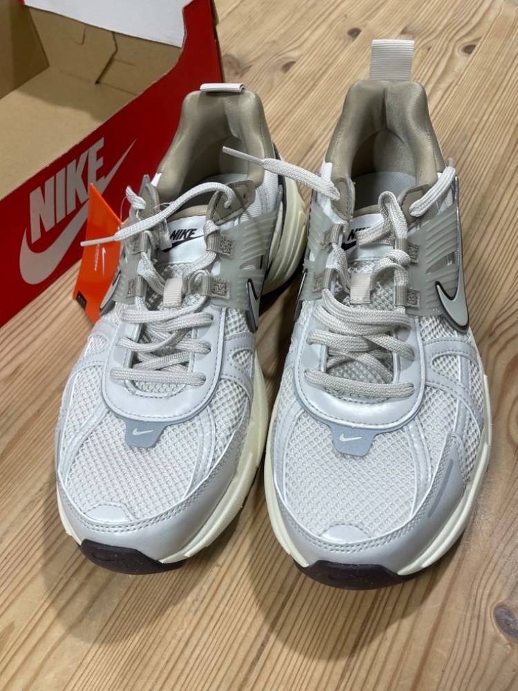 나이키 v2k 275 판매 (남성 270사이즈)--4