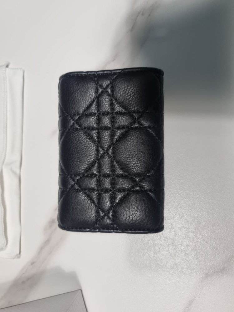 디올 카로글리신까나쥬 여성카드지갑홀더 반지갑카프스킨 이미지