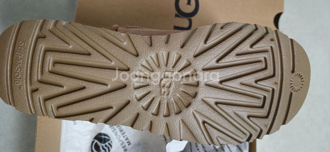 새상품 정품 UGG w 클래식 울트라 미니 7 체스트넛--3