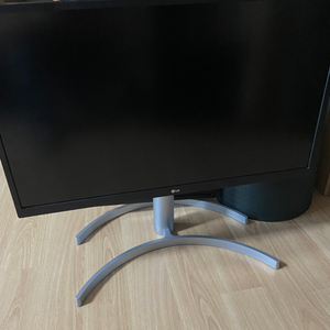 LG4K 27UL550