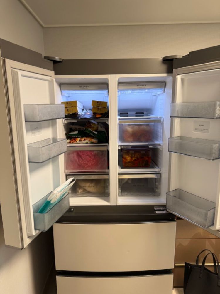 딤채 4도어 551리터 김냉팝니다--1