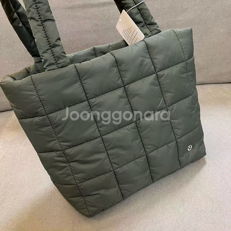 새상품)룰루레몬 퀼티드 그리드 토트백 12L 그린--3
