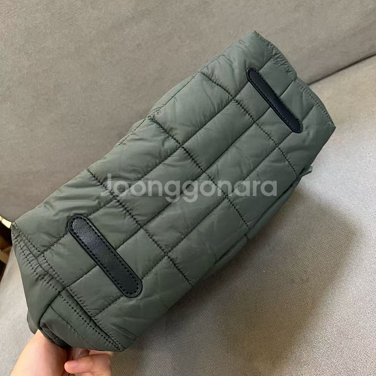 새상품)룰루레몬 퀼티드 그리드 토트백 12L 그린--7
