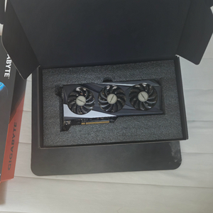 기가바이트 라데온 rx7600 3팬