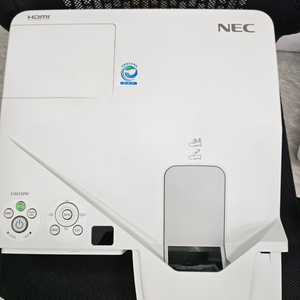 초단초점 nec 3100안시 빔프로젝터 프로젝터