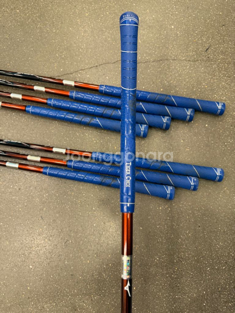 미즈노 jpx800 카본 8아이언 정품 팝니다.--4