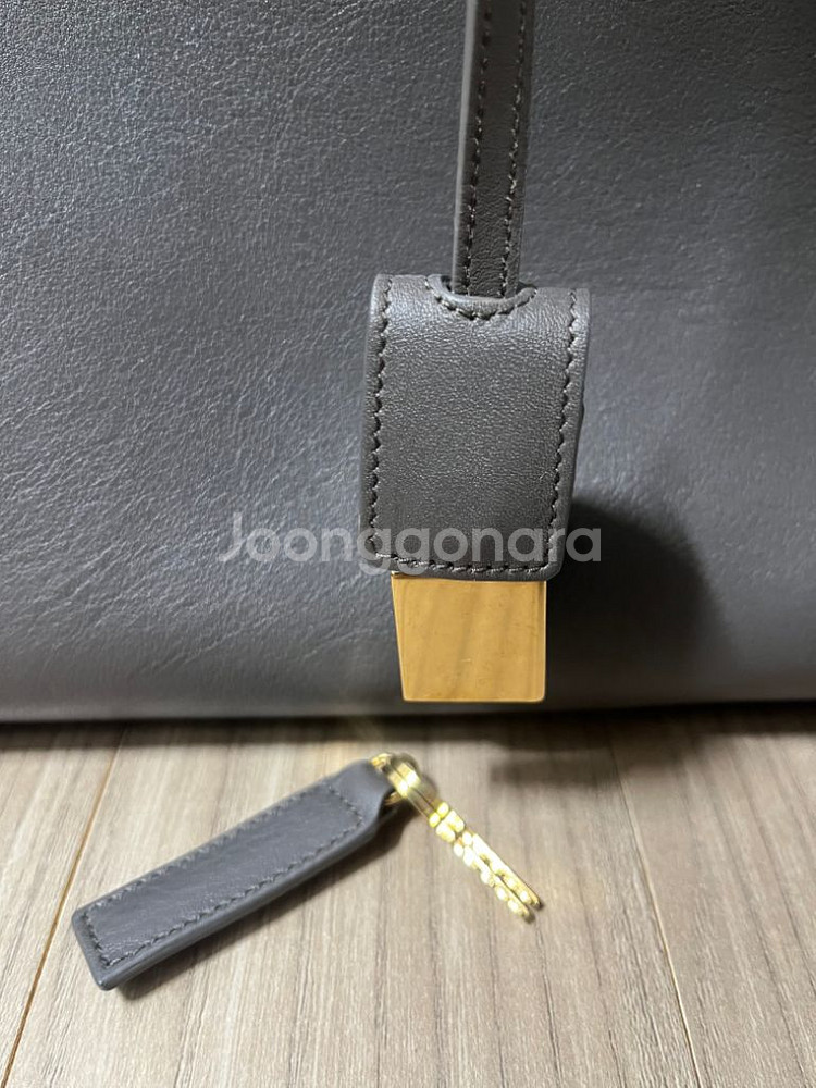 입생로랑 삭드주르 라지--1