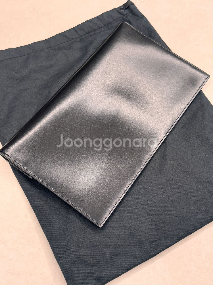 정품 생로랑 YSL 모노그램 업타운 엔벨롭 클러치--1