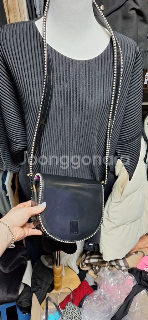 쿠론 슈콤마보니 디어보니 진주크로스백--4