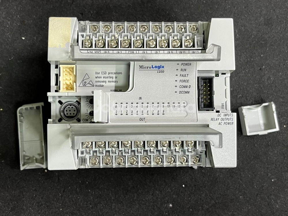 ALLEN-BRADLEY. 1762-L24BWA--2