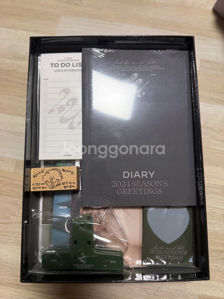 아이유 시즌그리팅 2022 2023 2024--8