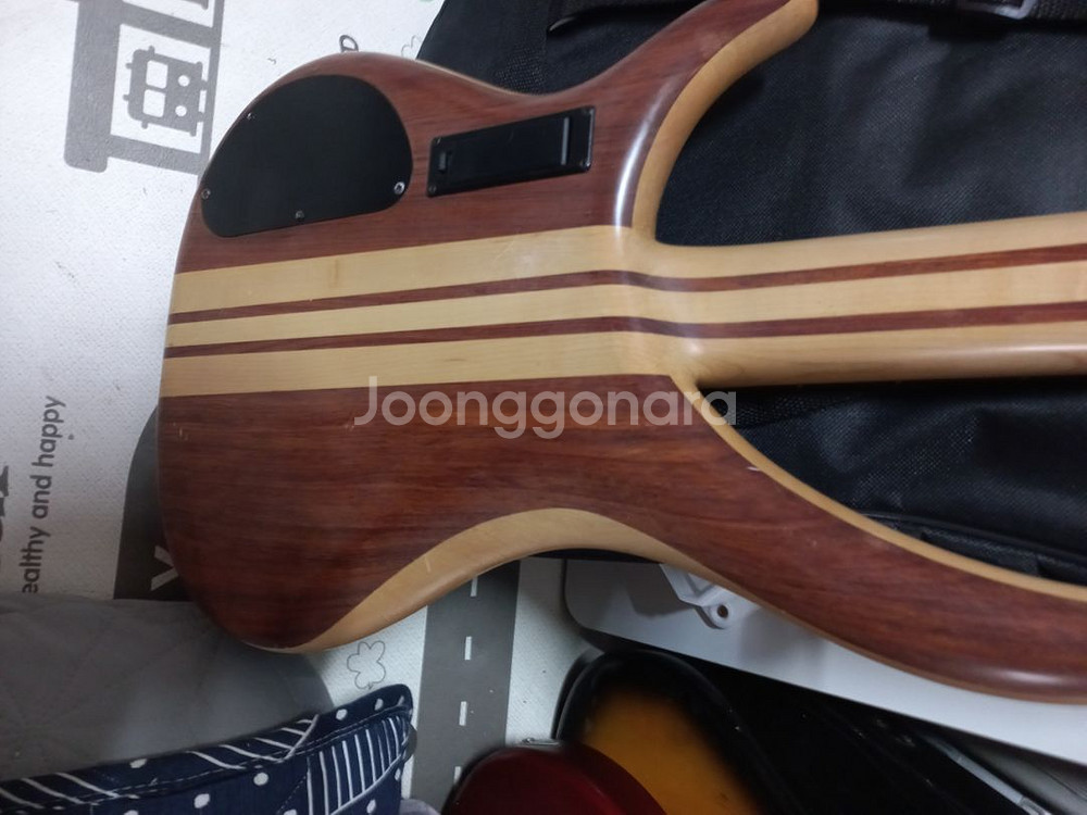 토네이도 쓰루넥 베이스기타--5