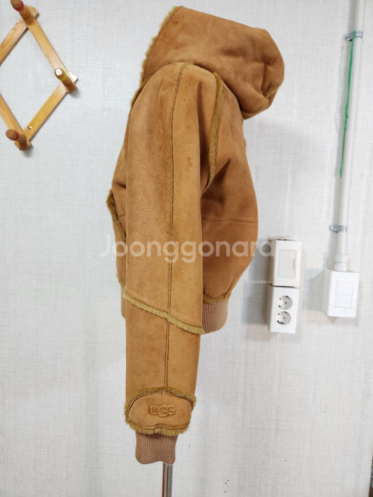 UGG 크롭무스탕자켓--7