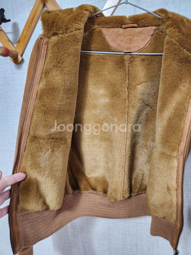 UGG 크롭무스탕자켓--5