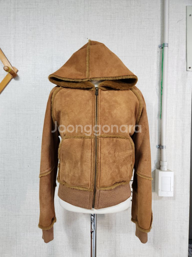 UGG 크롭무스탕자켓--9