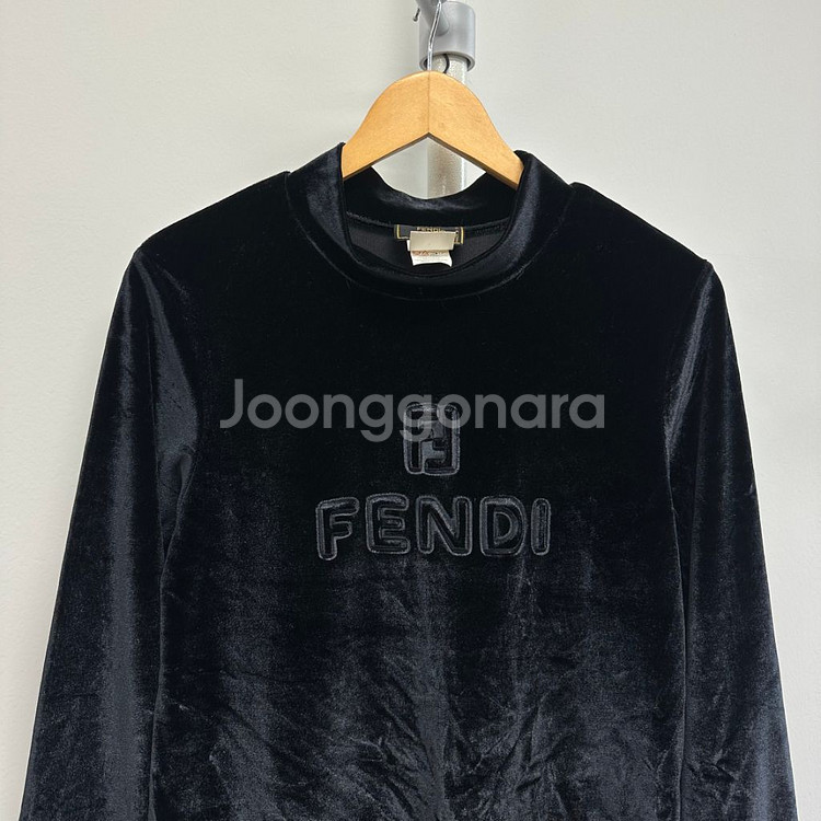 펜디 엠보로고 벨벳 터틀넥 탑--1