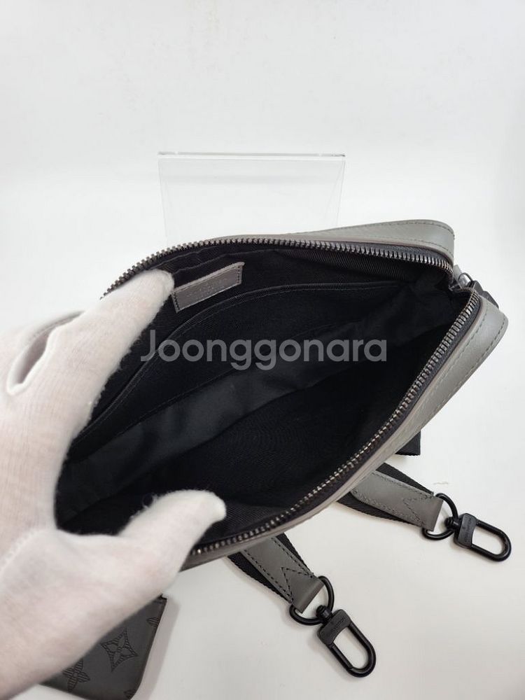 루이비통 듀오메신저백--6