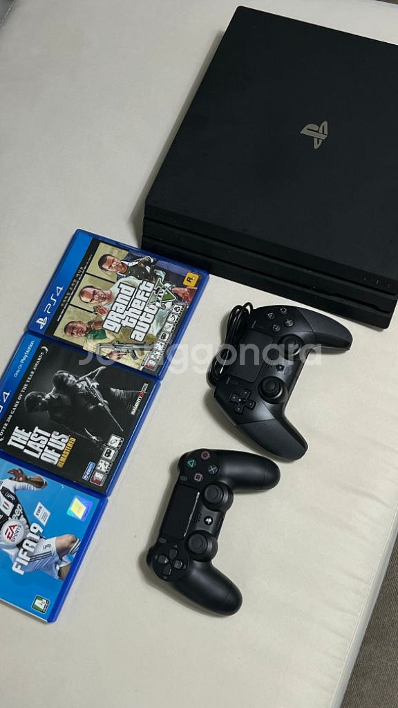 플스 PS pro 4 & 게임팩2개 일괄판매(gtaX)--1