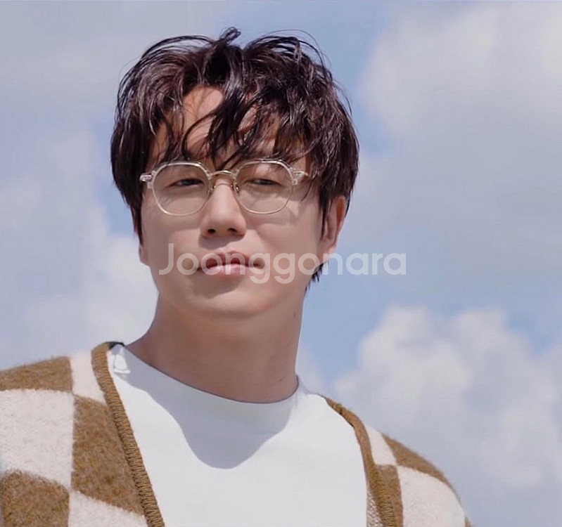 성시경 육각 하금테 안경 하은테 젠틀몬스터 알리오 래쉬--5
