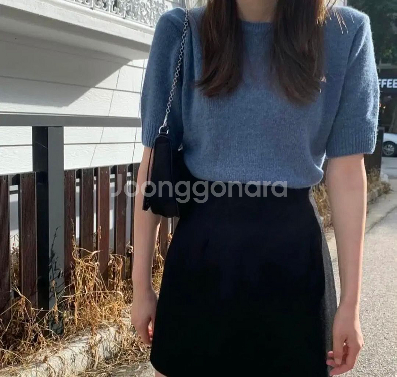 모겐트 오디너리먼트 모이블레 미뉴에트 카키 반팔 니트--7