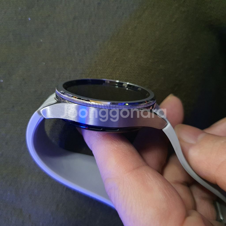 갤러시 워치6클래식 43mm 거의 새상품--5