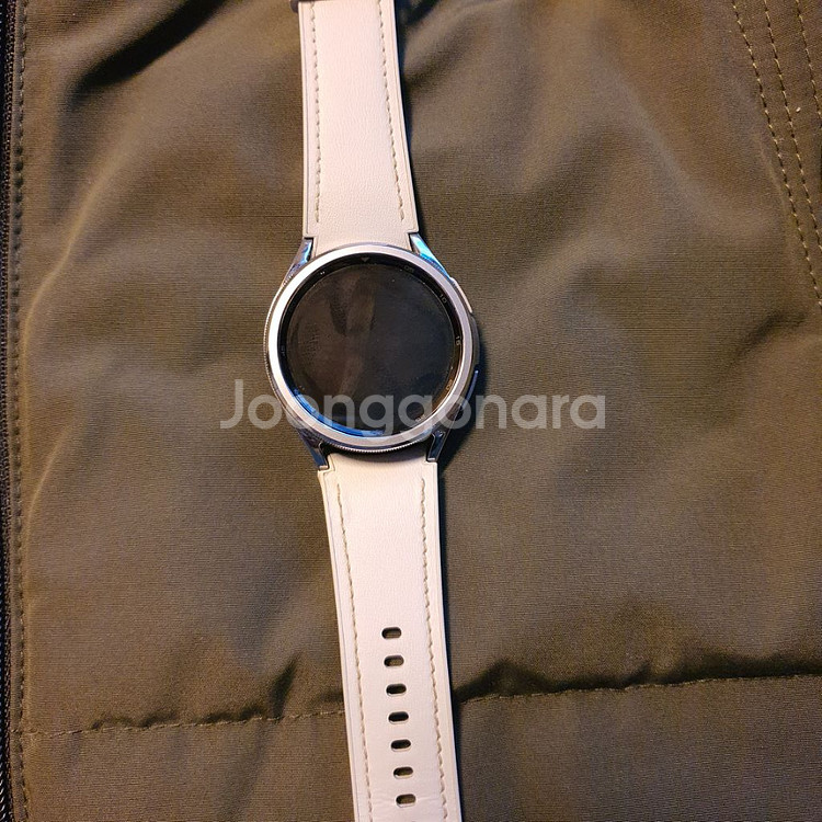 갤러시 워치6클래식 43mm 거의 새상품--3