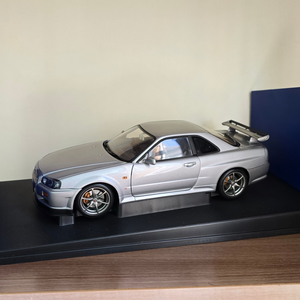 1:18 오토아트 초기형 GTR R34 팝니다