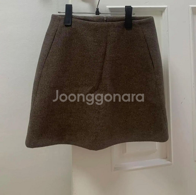미뉴에트 가내스라 프롬비기닝 드온도 브라운 울스커트--3
